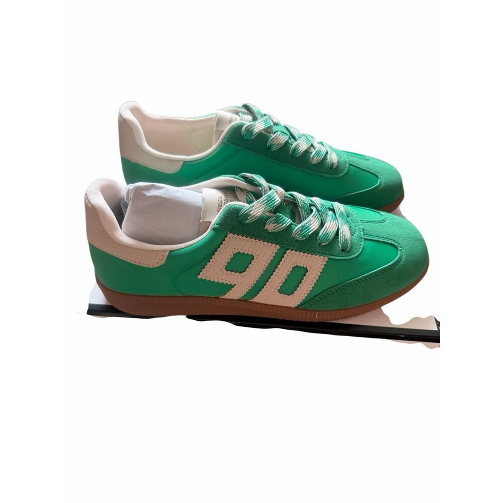 NWT STEVEN Founded Low Top Sneaker- green- size 9